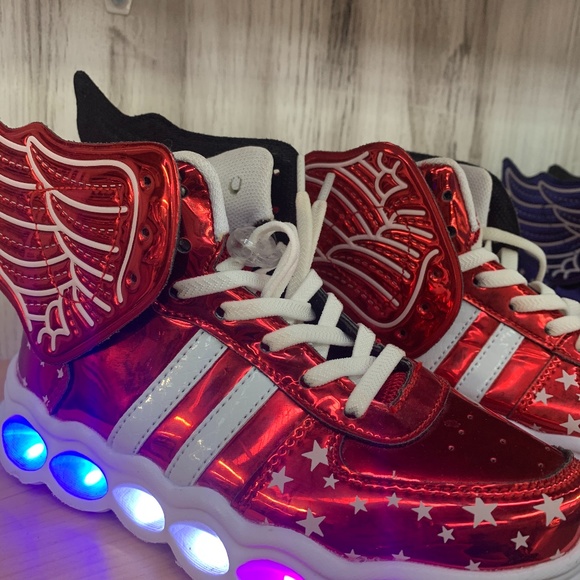 LED LIGHTS SHOES - Picture 1 of 6